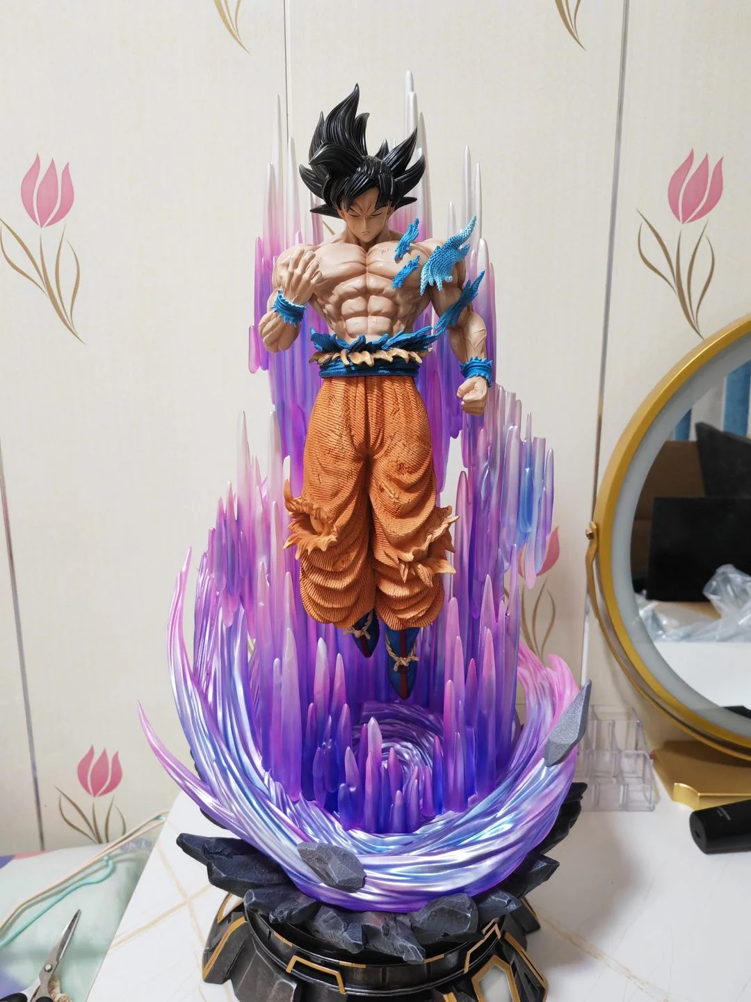 Dragon Ball ZBC Studio Goku Ultra Instinct Resin Statue - Image 8