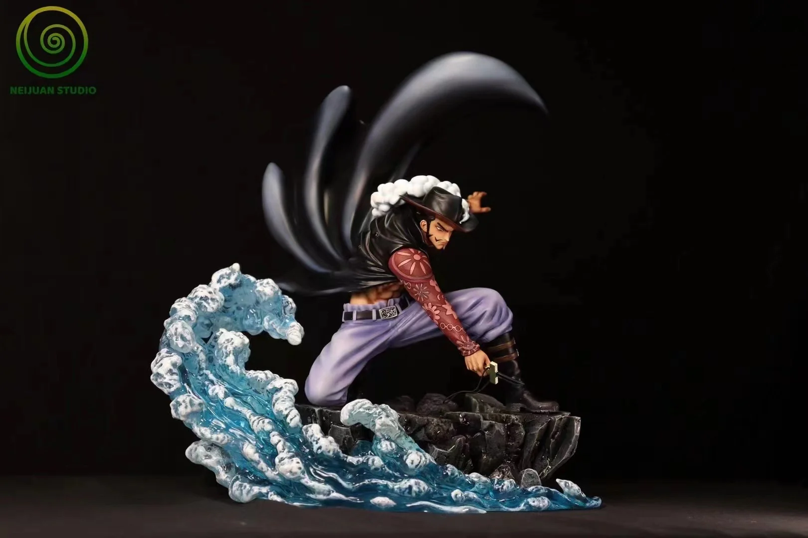 One Piece NEIJUAN Studio Oka Shichibukai Dracule Mihawk Resin Statue - Image 5